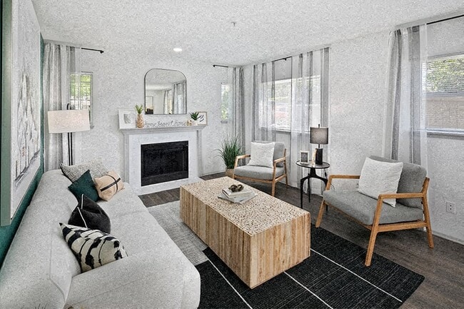 Pisos de tablones de vinilo de lujo en casas renovadas - Benson Downs