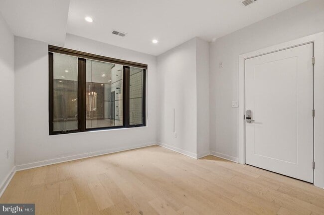 Photo - 531 Kennedy St NW