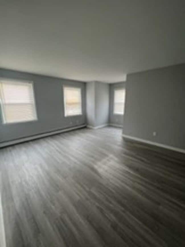 Building Photo - 8-10 King Street, LLC