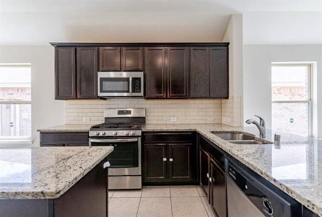 Photo - 1495 Acmite Ave