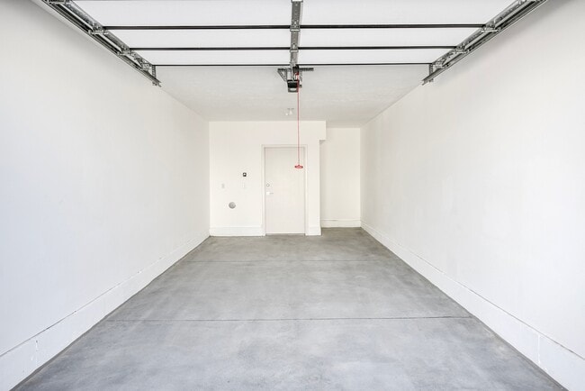 Cochera - Arno at Coventry