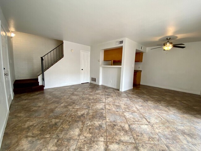 Photo - 3 Bedroom 1 Bathroom in Hallcraft Villas