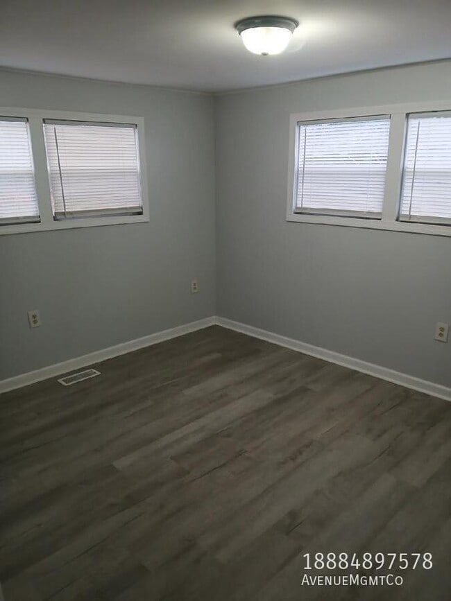 Photo - 715 23rd St NW