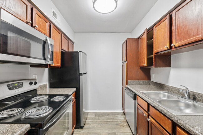 2BR, 2BA - 1,000SF - Kitchen