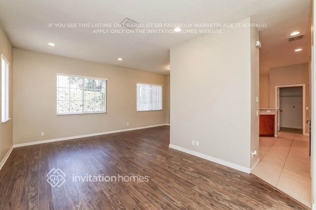 8739 S San Andros