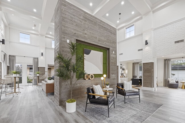 Photo - Evergreen at Tuscany Villas