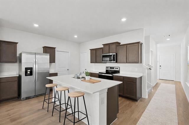 Photo - 809 Trough St