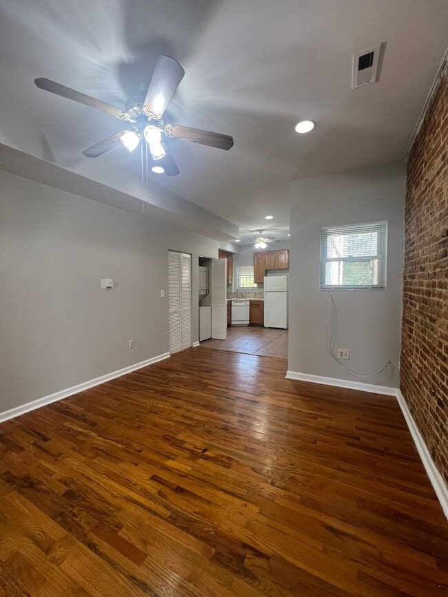 Photo - 1408 W Franklin St Unit 1408 W Franklin Street 2