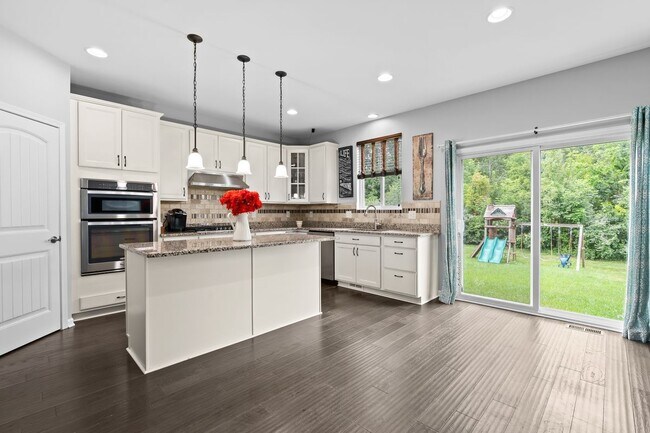 Photo - 49645 Hartwick Dr