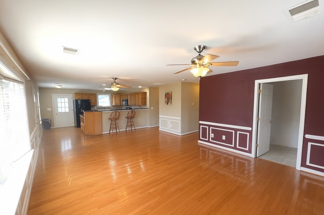 Photo - 42802 Higgs Ln