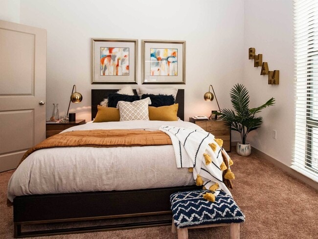 Photo - Advenir at Station 121