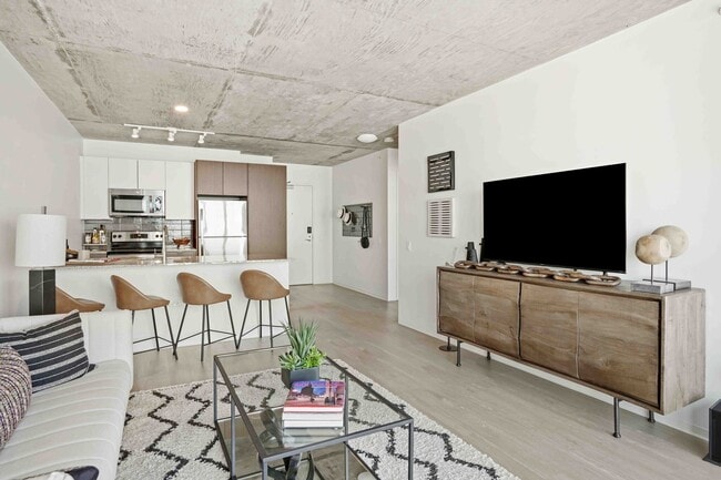 Photo - 2117 S Wabash Ave