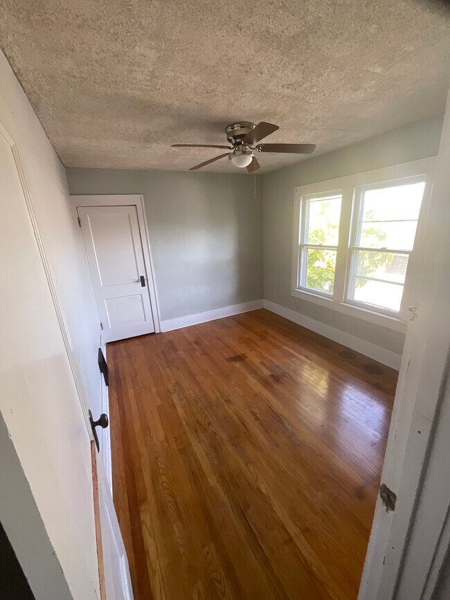 3004 Seneca St House House Rental in Saint Joseph, MO