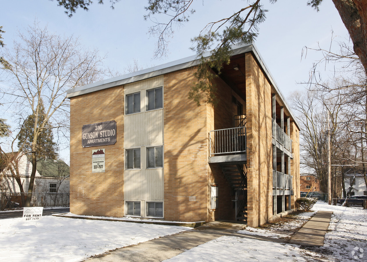 Gunson Studio Apartments - Gunson Studio Apartments