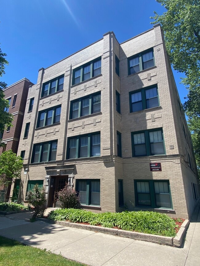 Photo - 3222 N Karlov Ave Unit B