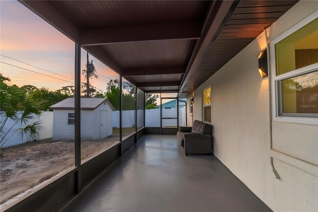 Photo - 1461 Royal Rd