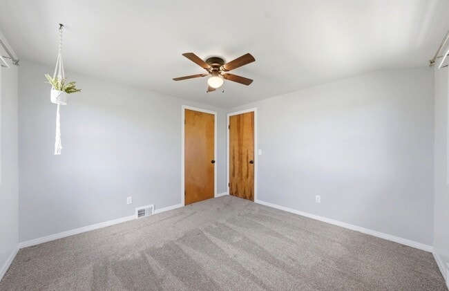 Photo - 6632 Errick Rd Unit Right side
