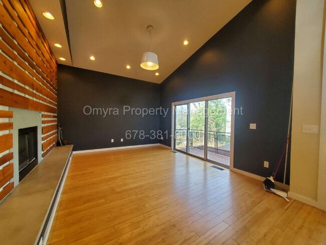 Photo - Luxurious 4 bedroom house in Atlanta!