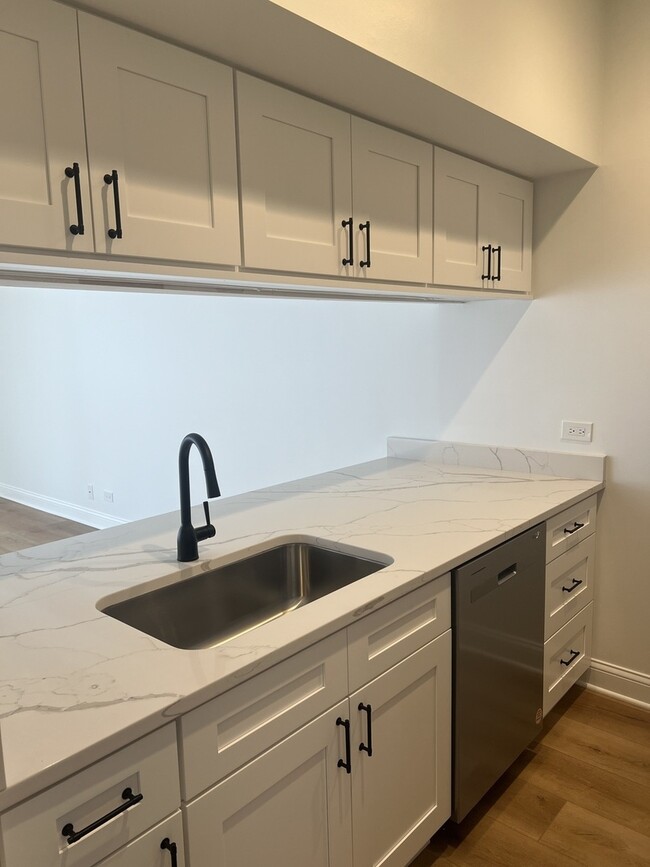 Photo - 1146 Regency Dr