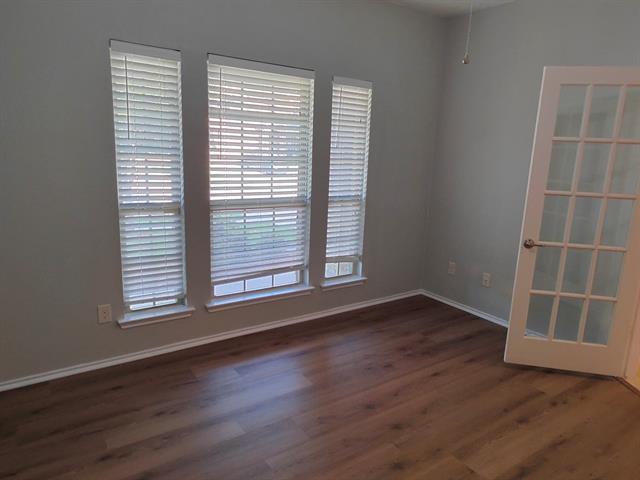 Photo - 516 Rustic Oak Ln