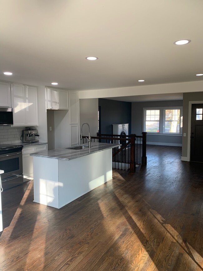 Kitchen - 14103 Blue Skies St