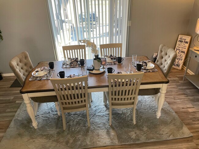 Photo - 5696 Falkirk Rd