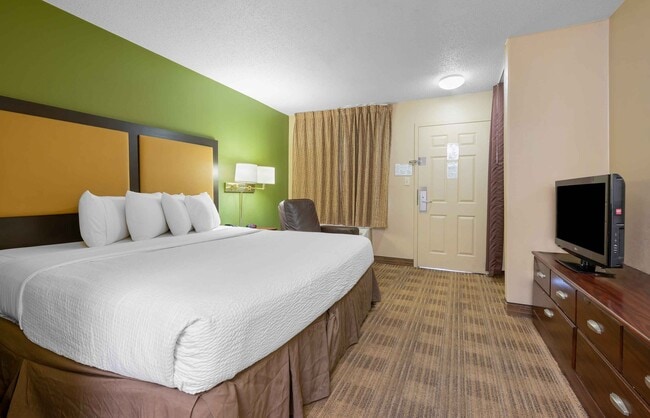 Furnished Studio-Denver - Lakewood South