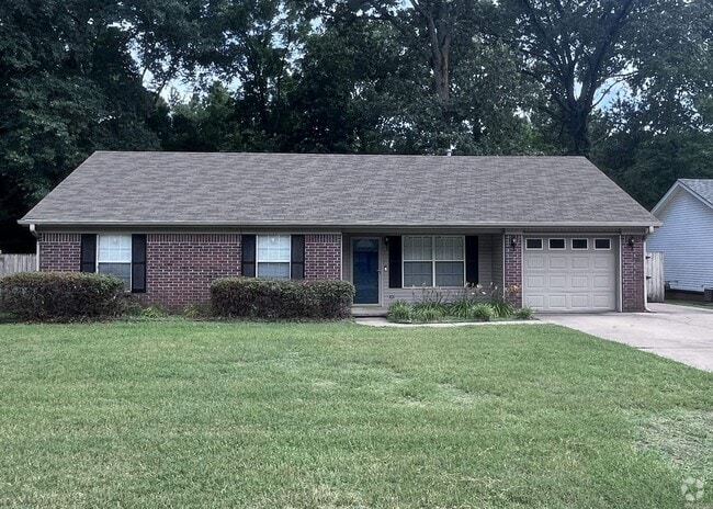 Building Photo - 33 Shaded Oaks Dr Rental