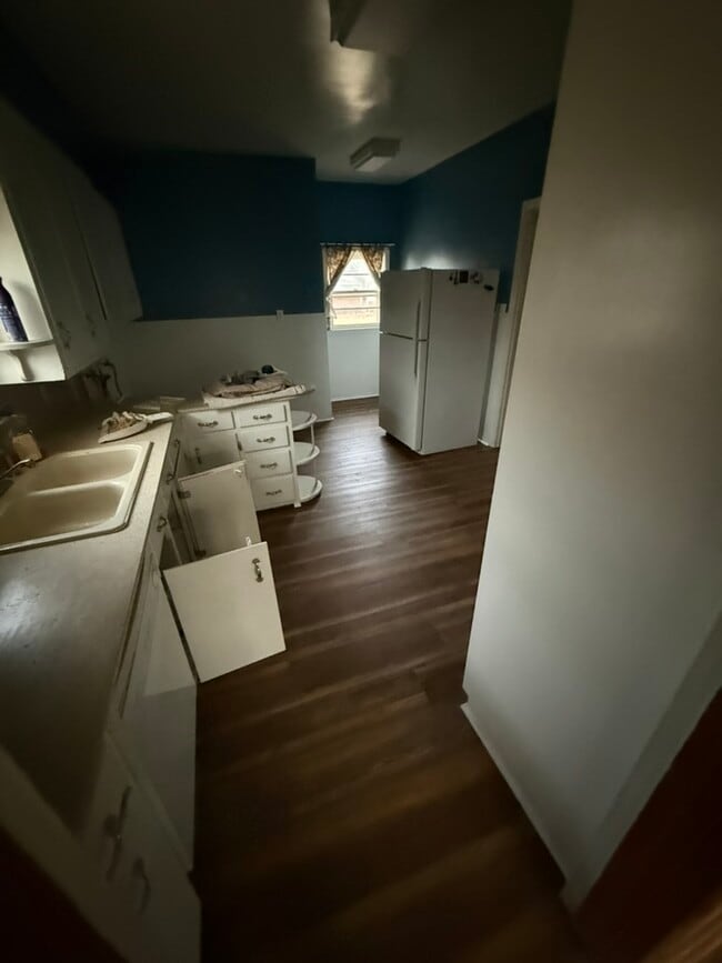 Photo - 400 W Garza St