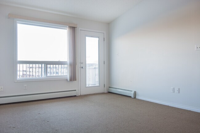 Photo - 7331-7331 South Terwillegar Dr NW