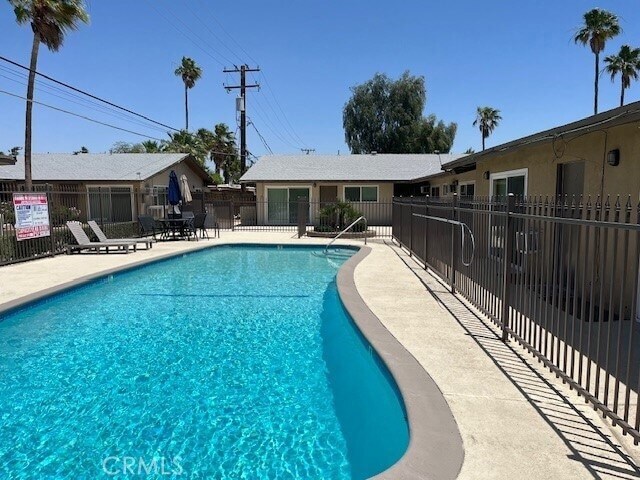 685 E Vista Chino Unit 7