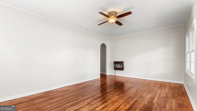Photo - 1147 Broad St