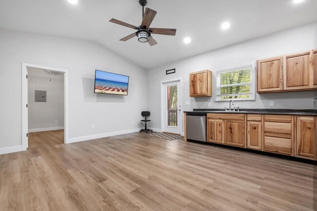 Photo - 70 Fonigan Rd