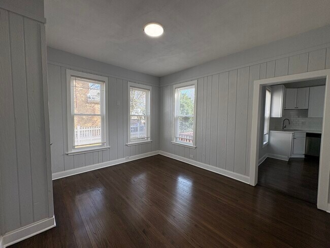 Photo - 307 Prairie Ave