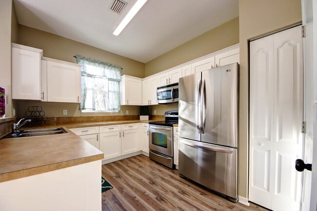 Photo - 6143 Seminole Gardens Cir
