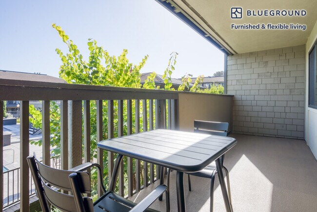 Photo - 666 Edgewater Blvd Unidad FL2-ID652