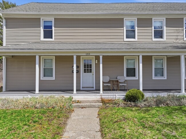 Building Photo - 146 Hecla St Unit 2B