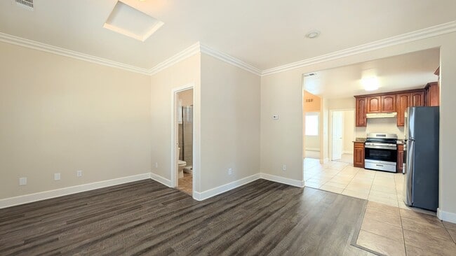 Photo - GREAT DOWNTOWN LOCATION!! GATED PARKING!