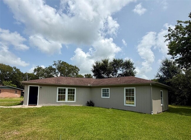 Building Photo - 9210 Tacquard Dr