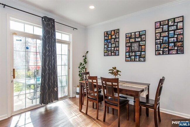 Photo - 28 George Russell Way Unit 14