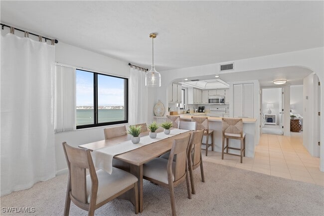 Building Photo - 394 Estero Blvd Unit 604