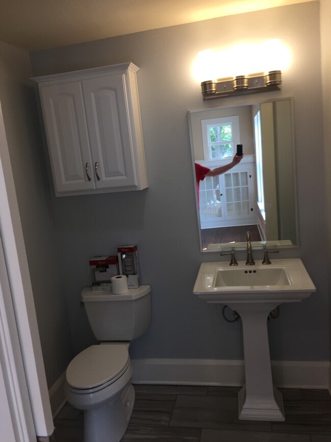 Photo - 301 Clifford St