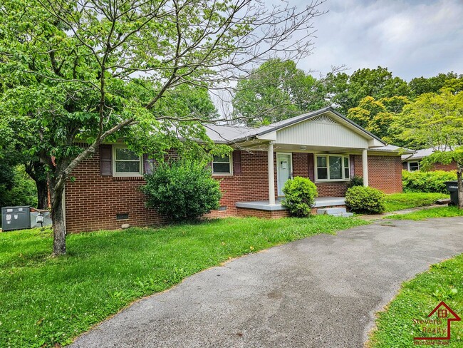 Photo - 412 Wedgewood St