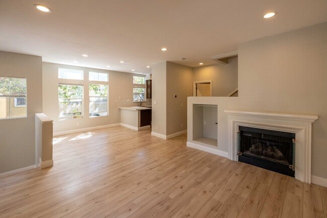 Photo - Spacious End-Unit Townhome in Gated Liberty Commons