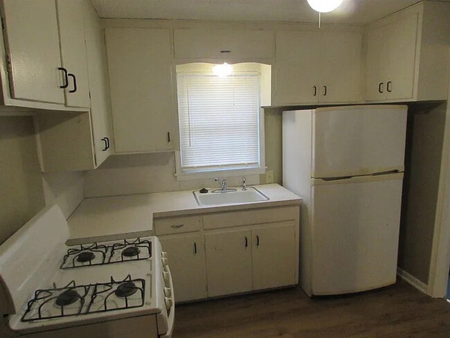 Photo - 2 bed 1 bath Home for rent