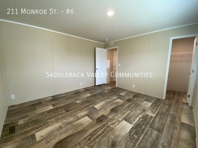 Photo - 211 Monroe St