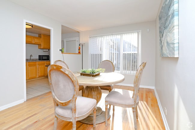 2 BR, 1 BA - Dining Room