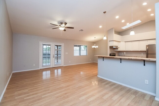 Photo - 1136 N Cottonwood Ct