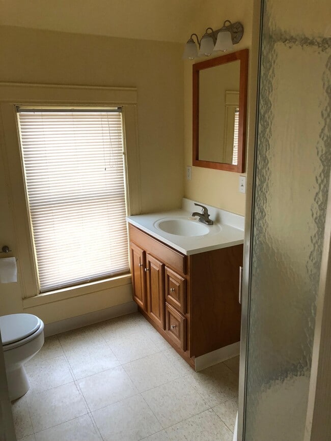 Photo - 809 W Water St