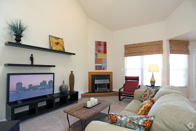 Living Room Area - Woodgate Apartments